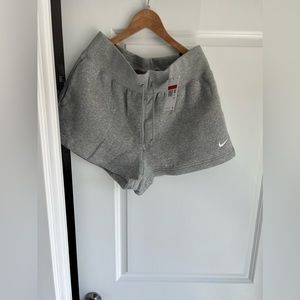 Nike Standard Fit High Rise Shorts